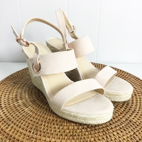 Lauren Conrad Tan Wedges Heels Size 9.5 Shoes - Picture 1 of 4